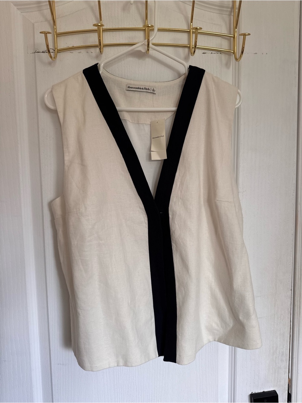 Abercrombie & Fitch Cream Sleeveless V-Neck Top with Black Trim Detail
